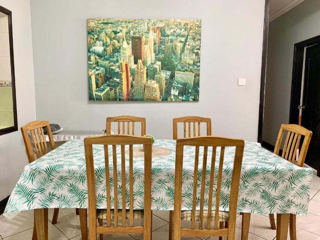 Marina Court Vacation Home 3 Bedrooms - 亞庇 外观 照片