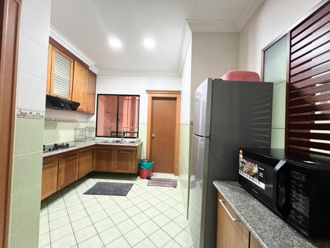 Marina Court Vacation Home 3 Bedrooms - 亞庇 外观 照片