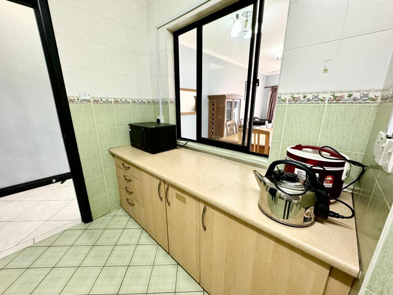 Marina Court Vacation Home 3 Bedrooms - 亞庇 外观 照片